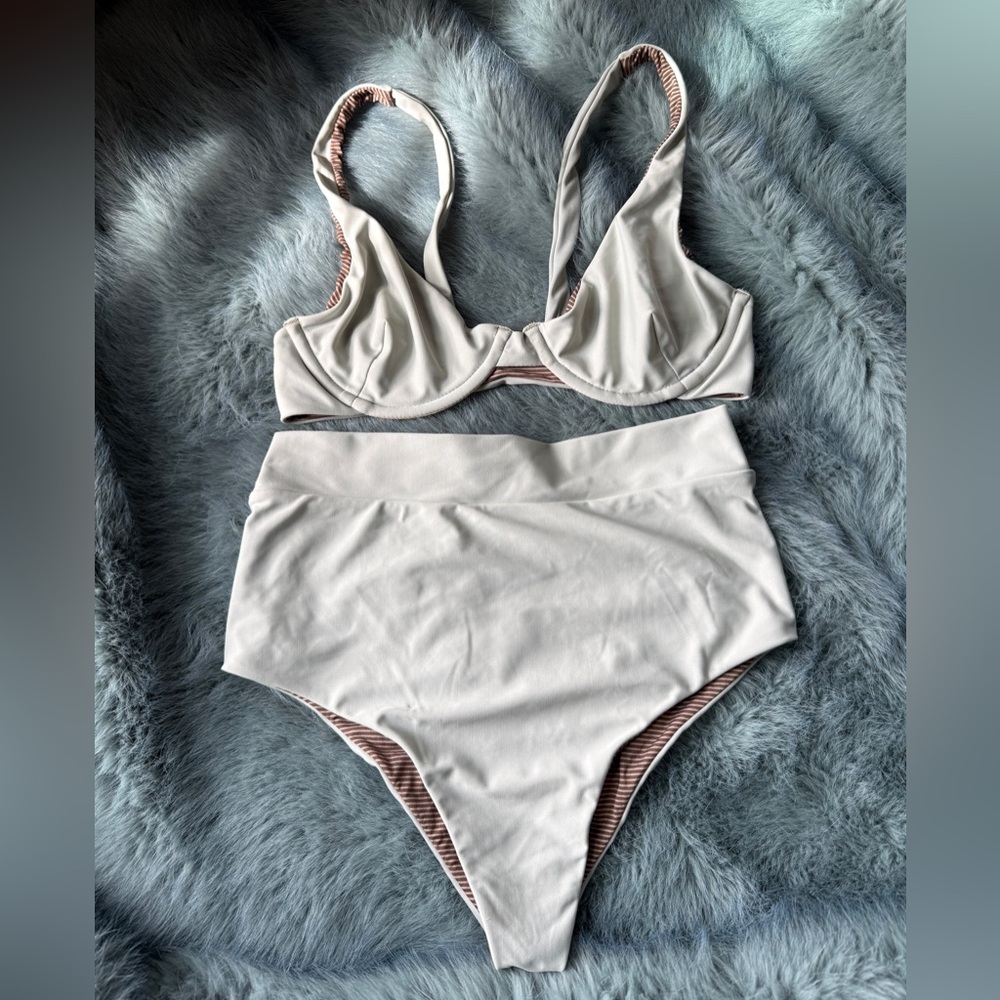 Acacia Top and Bottom